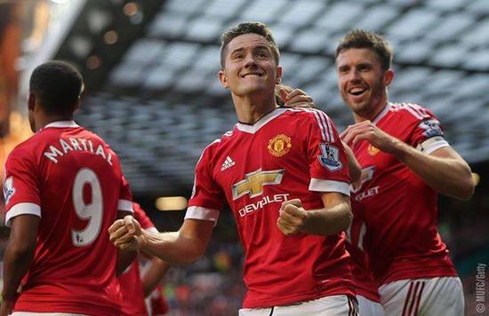 而勇士围绕 而勇士围绕